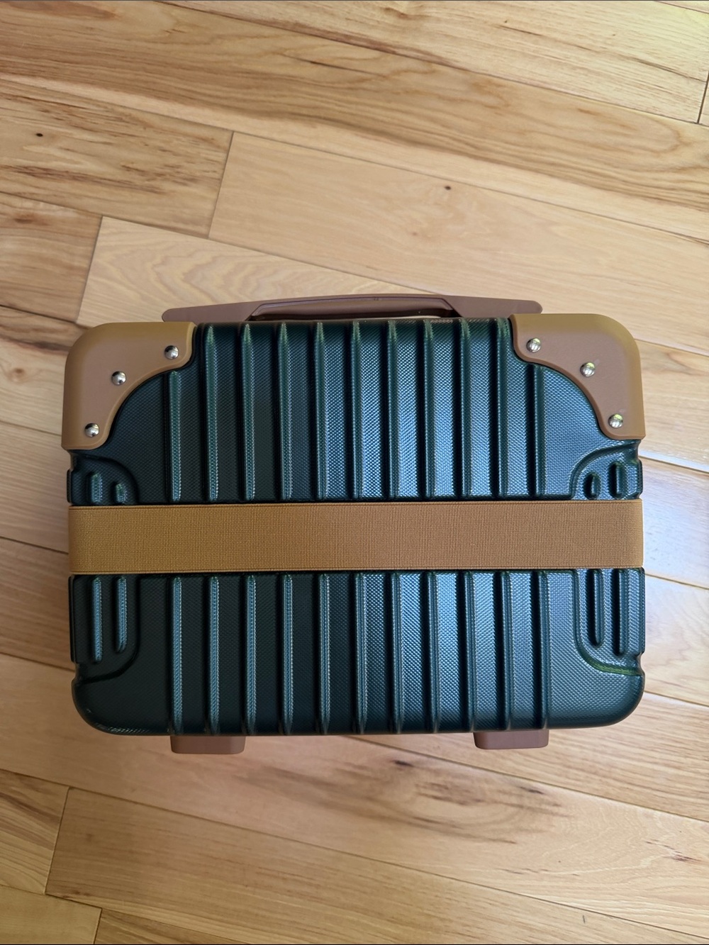 Textured Black Hard Shell Carry Case with Tan Trim